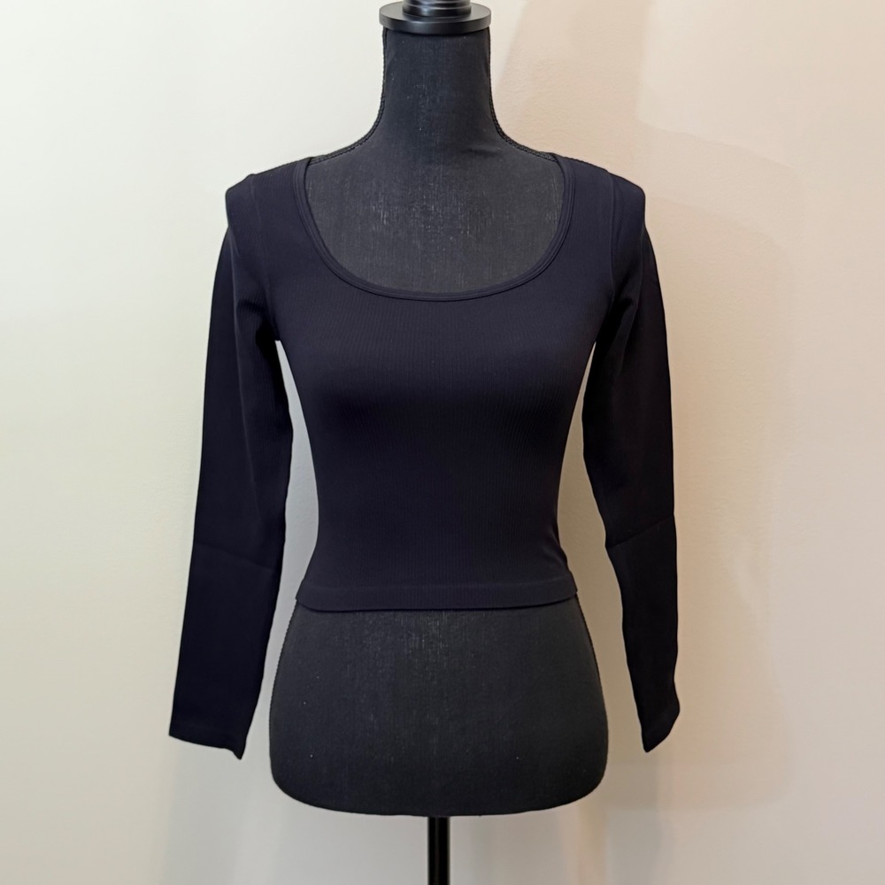 NEW OQQ Y2K Women S Ribbed Long Sleeve Crop Top Black Scoop Neck Active Gym 0585